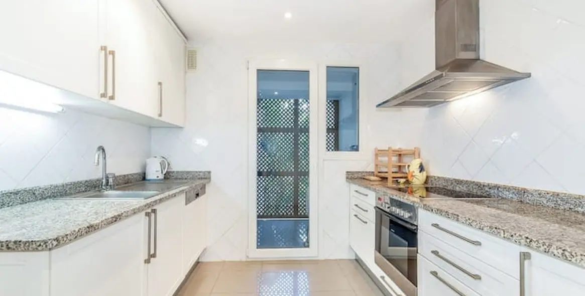 Sale of middle floor apartment in Mijas Golf 8