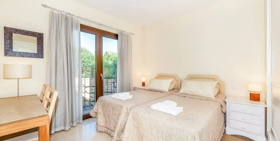 Sale of middle floor apartment in Mijas Golf 13