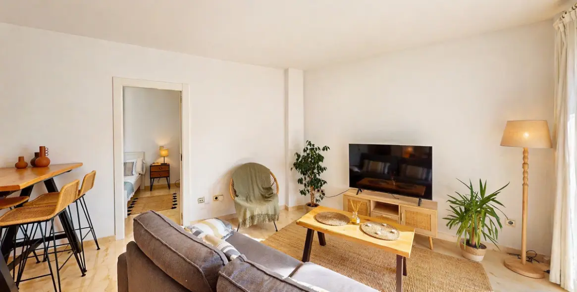 Sale of middle floor apartment in Atalaya 4