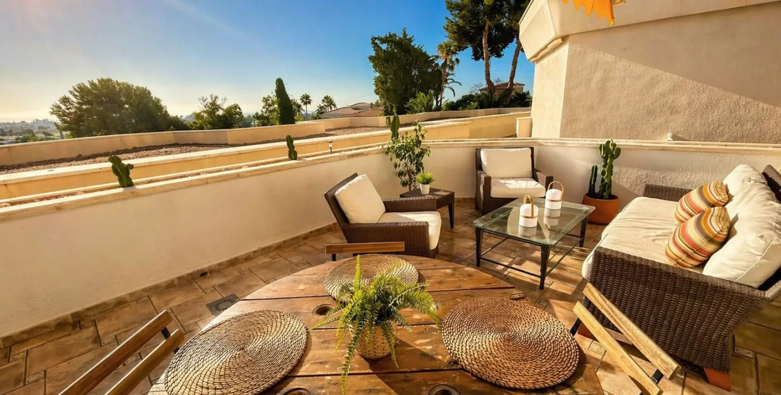 Sale of middle floor apartment in Atalaya 1