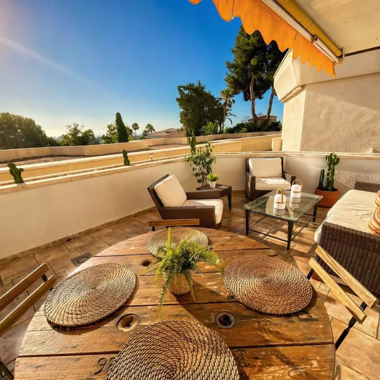 Sale of middle floor apartment in Atalaya