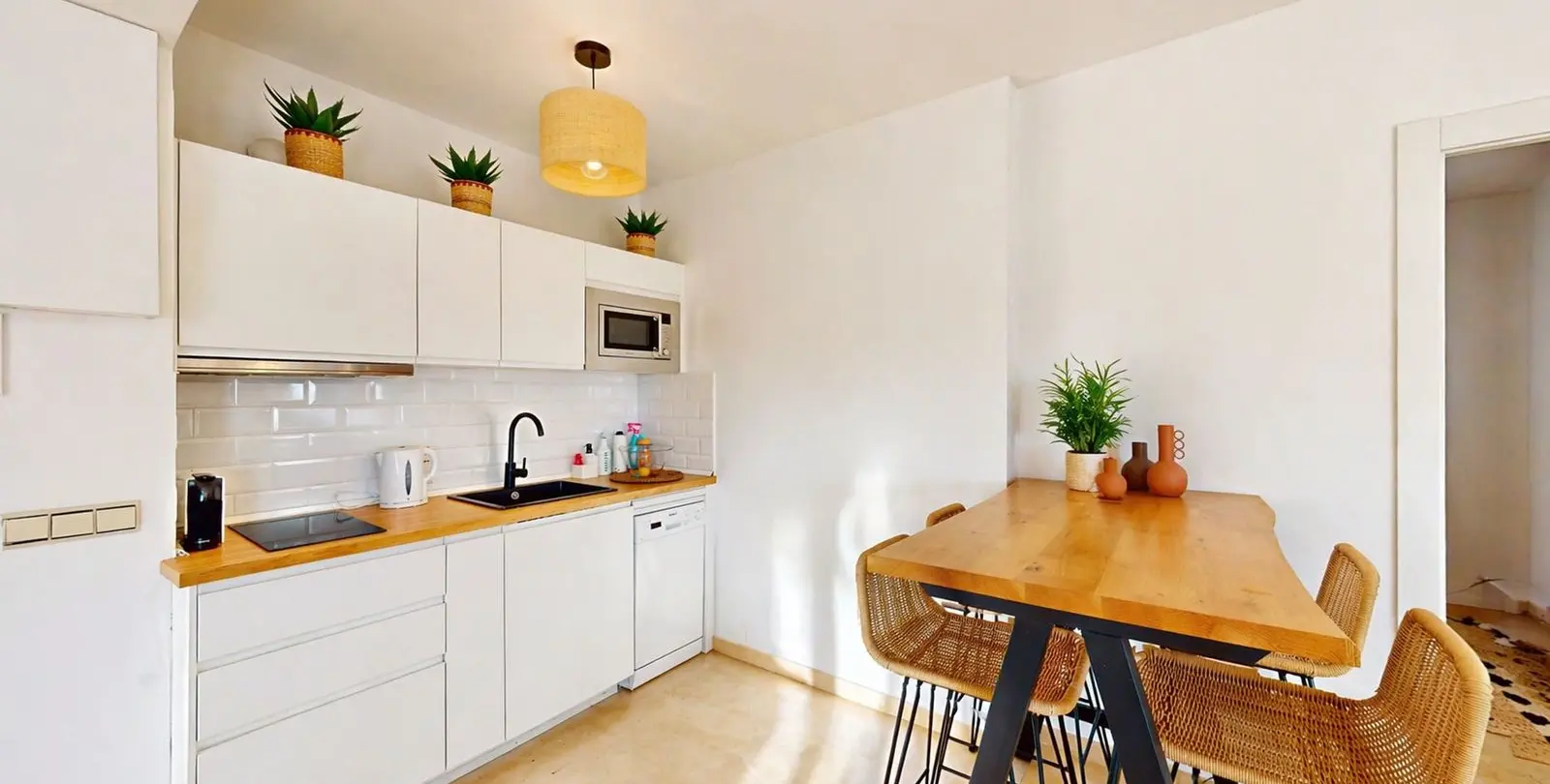 Sale of middle floor apartment in Atalaya 2