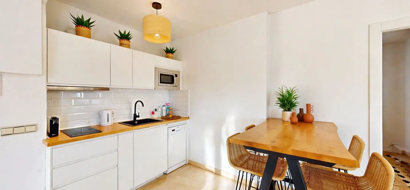 Sale of middle floor apartment in Atalaya 1