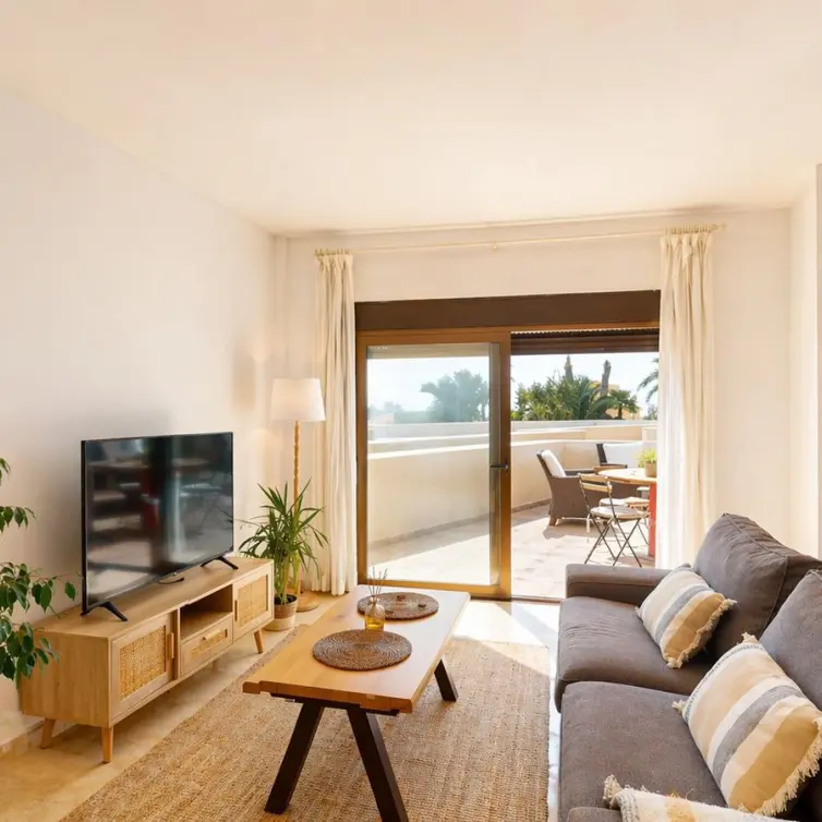 Sale of middle floor apartment in Atalaya