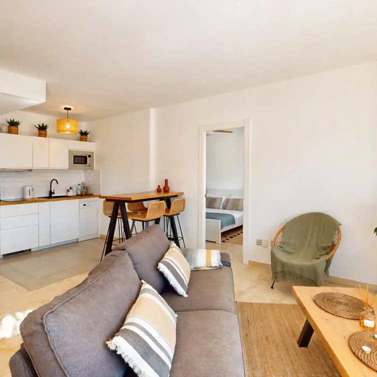 Sale of middle floor apartment in Atalaya