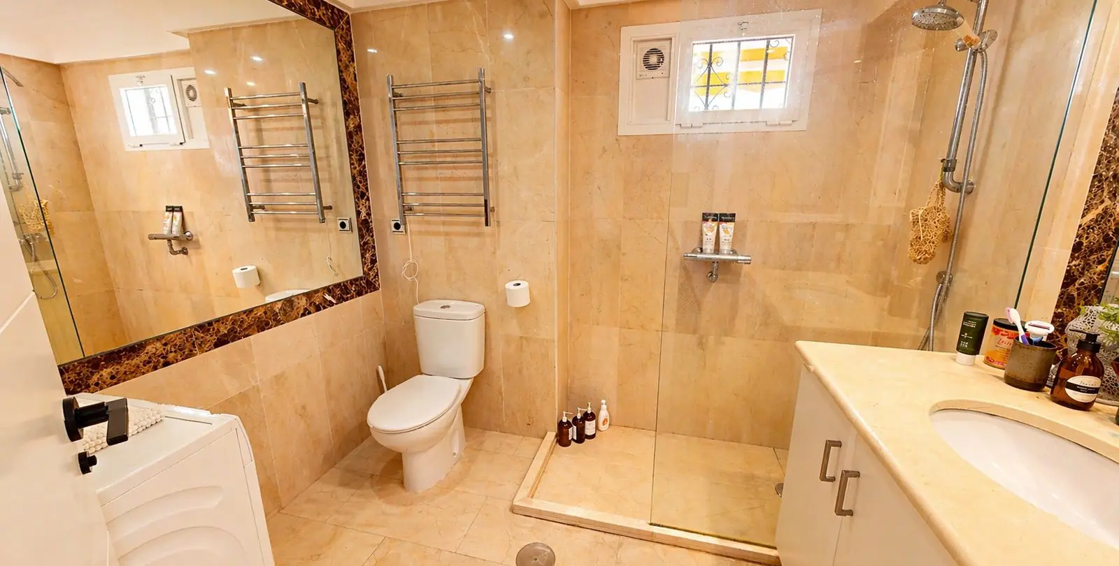 Sale of middle floor apartment in Atalaya 11