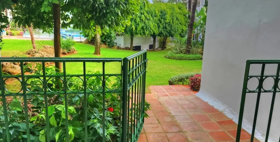 Sale of ground floor apartment in Estepona 5