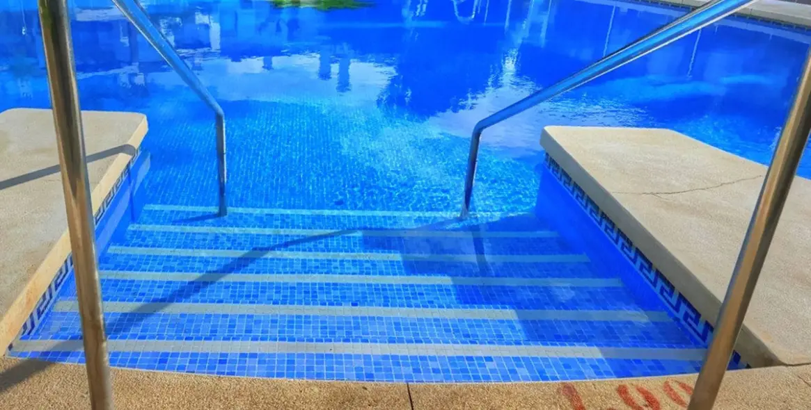 Sale of ground floor apartment in Estepona 16