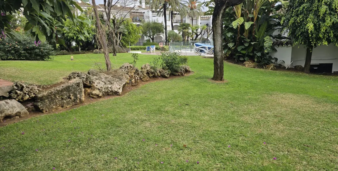 Sale of ground floor apartment in Estepona 17