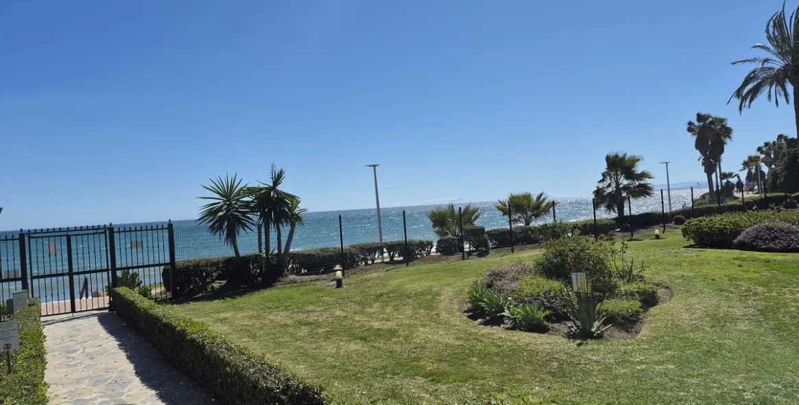 Sale of ground floor apartment in Estepona 23