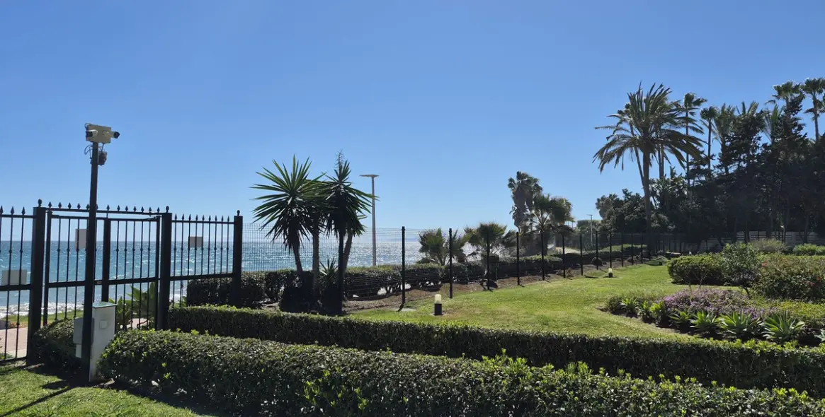 Sale of ground floor apartment in Estepona 25