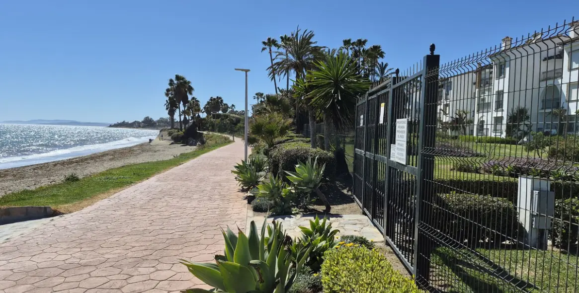 Sale of ground floor apartment in Estepona 26