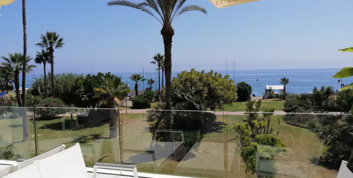 Sale of ground floor apartment in Estepona 45