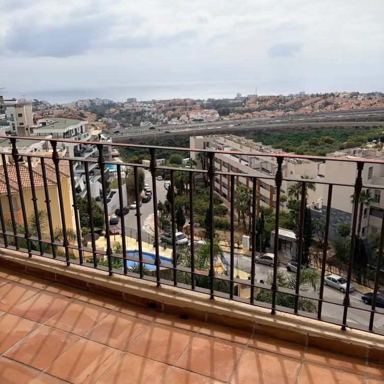 Sale of middle floor apartment in Mijas