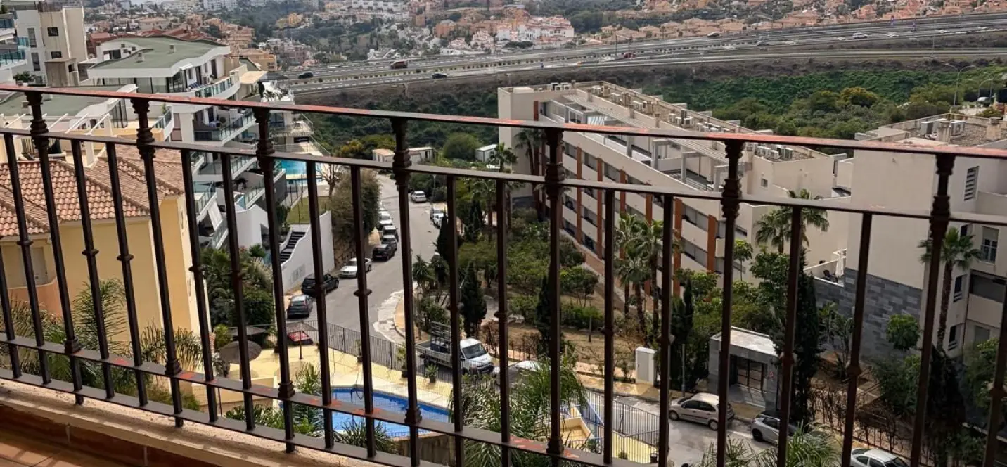 Sale of middle floor apartment in Mijas 2