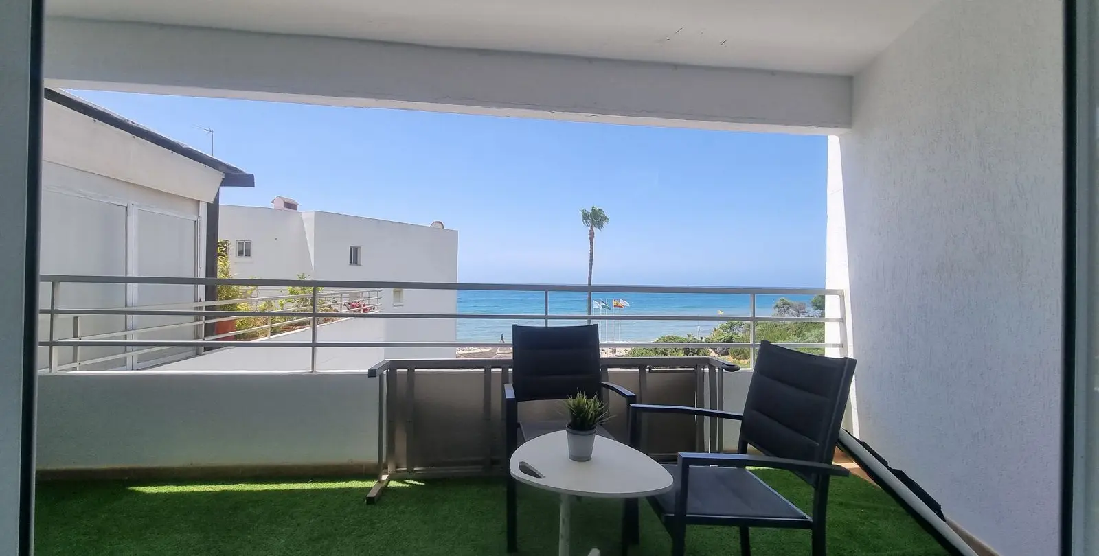 Sale of studio in Calahonda 4