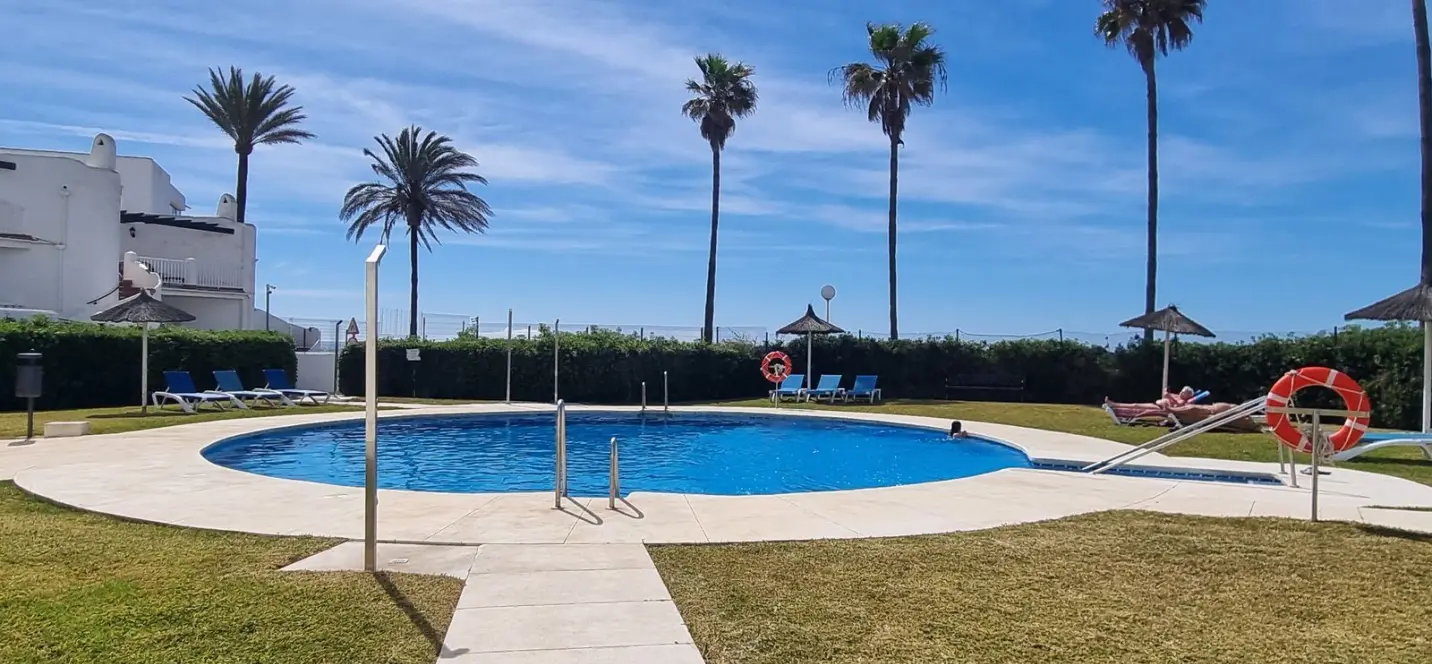 Sale of studio in Calahonda 4