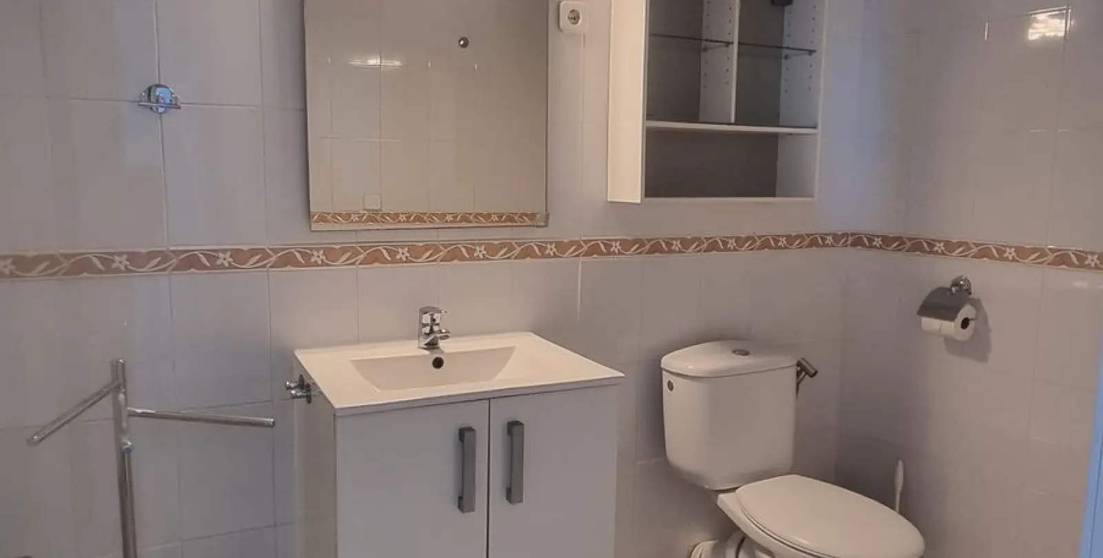 Sale of studio in Calahonda 9