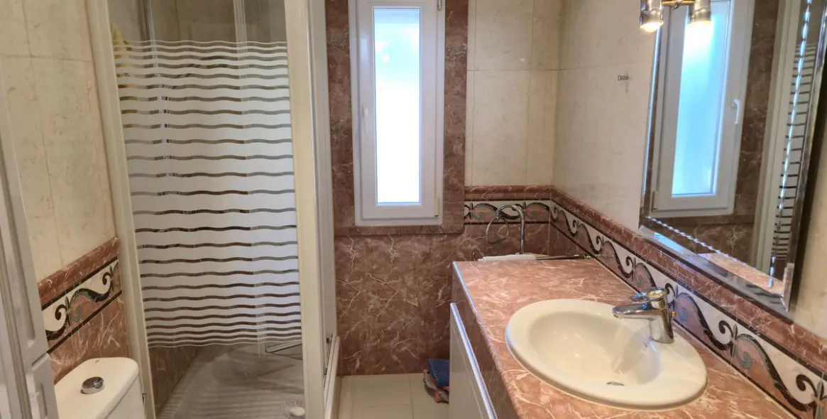 Sale of penthouse in Puerto de Cabopino 13