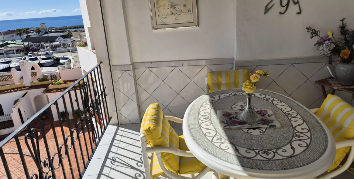 Sale of penthouse in Puerto de Cabopino 29