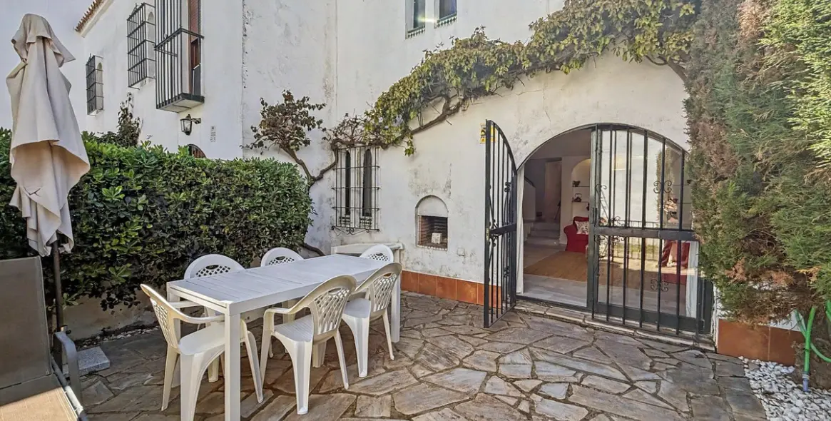 Sale of townhouse in Casares Playa 13