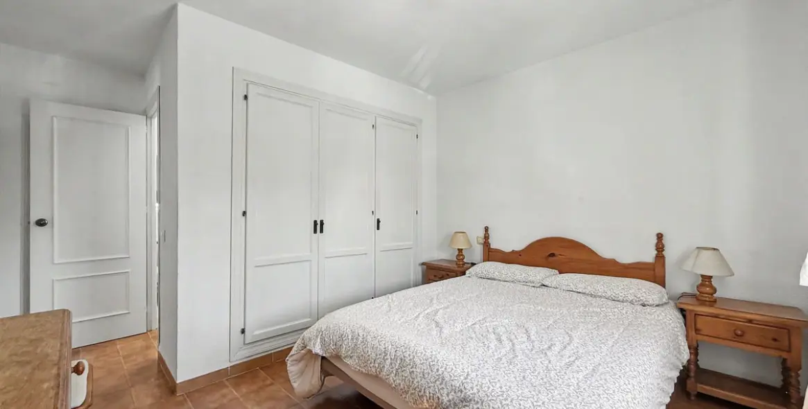 Sale of townhouse in Casares Playa 18