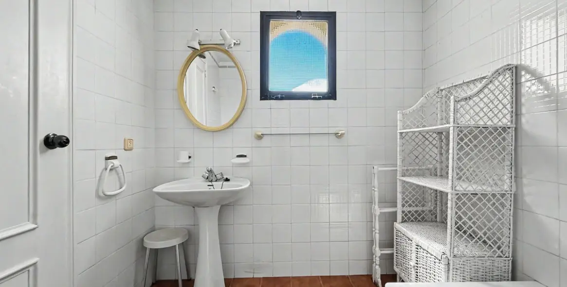 Sale of townhouse in Casares Playa 19