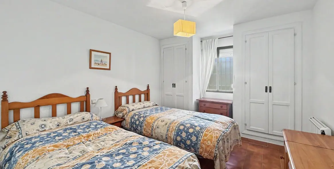 Sale of townhouse in Casares Playa 21