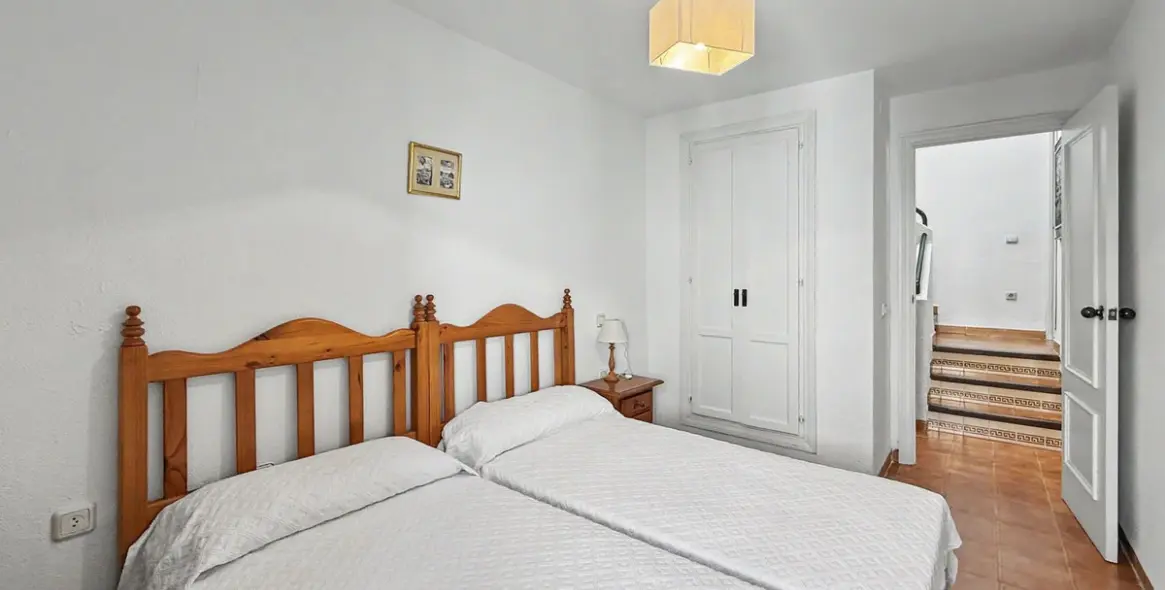 Sale of townhouse in Casares Playa 23