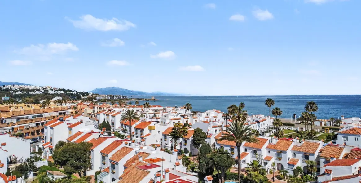 Sale of townhouse in Casares Playa 29