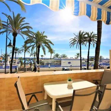 Venta de apartamento en planta media en Estepona