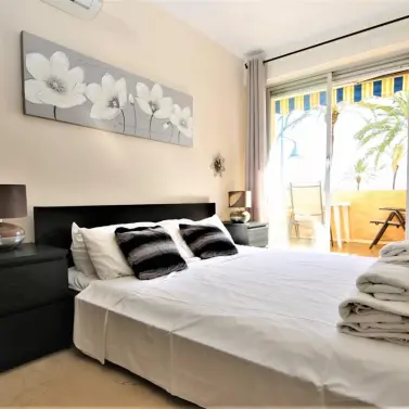 Venta de apartamento en planta media en Estepona