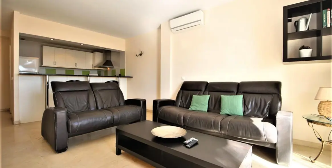 Sale of middle floor apartment in Estepona 8