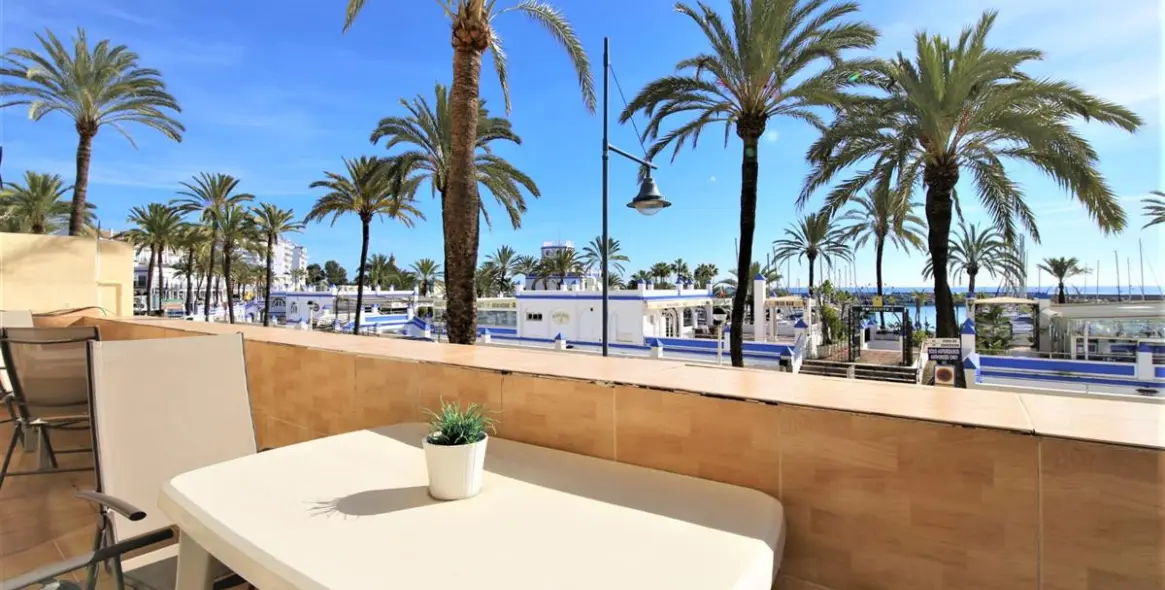 Sale of middle floor apartment in Estepona 9