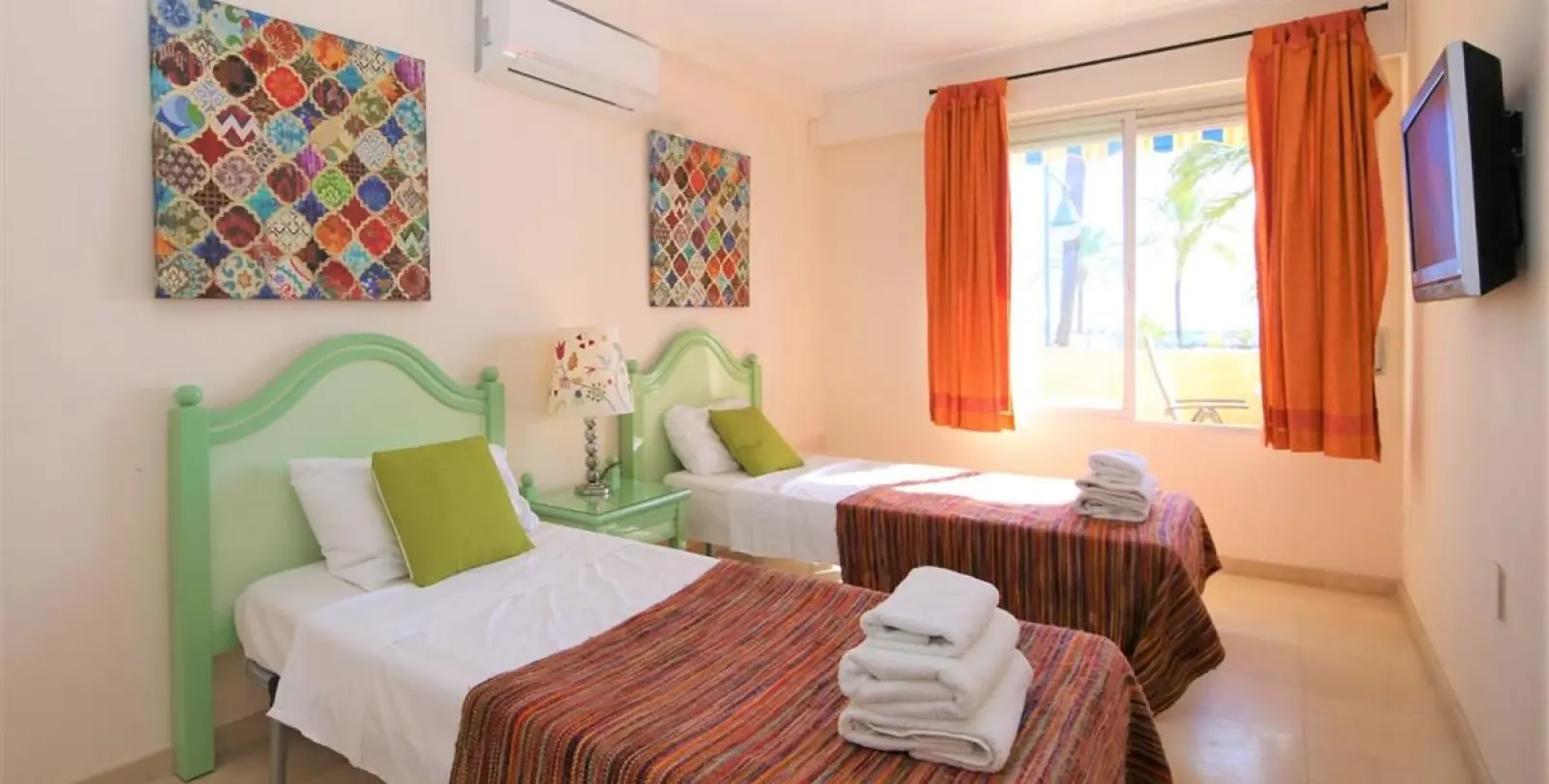 Продажа апартаментов на среднем этаже в Estepona 6