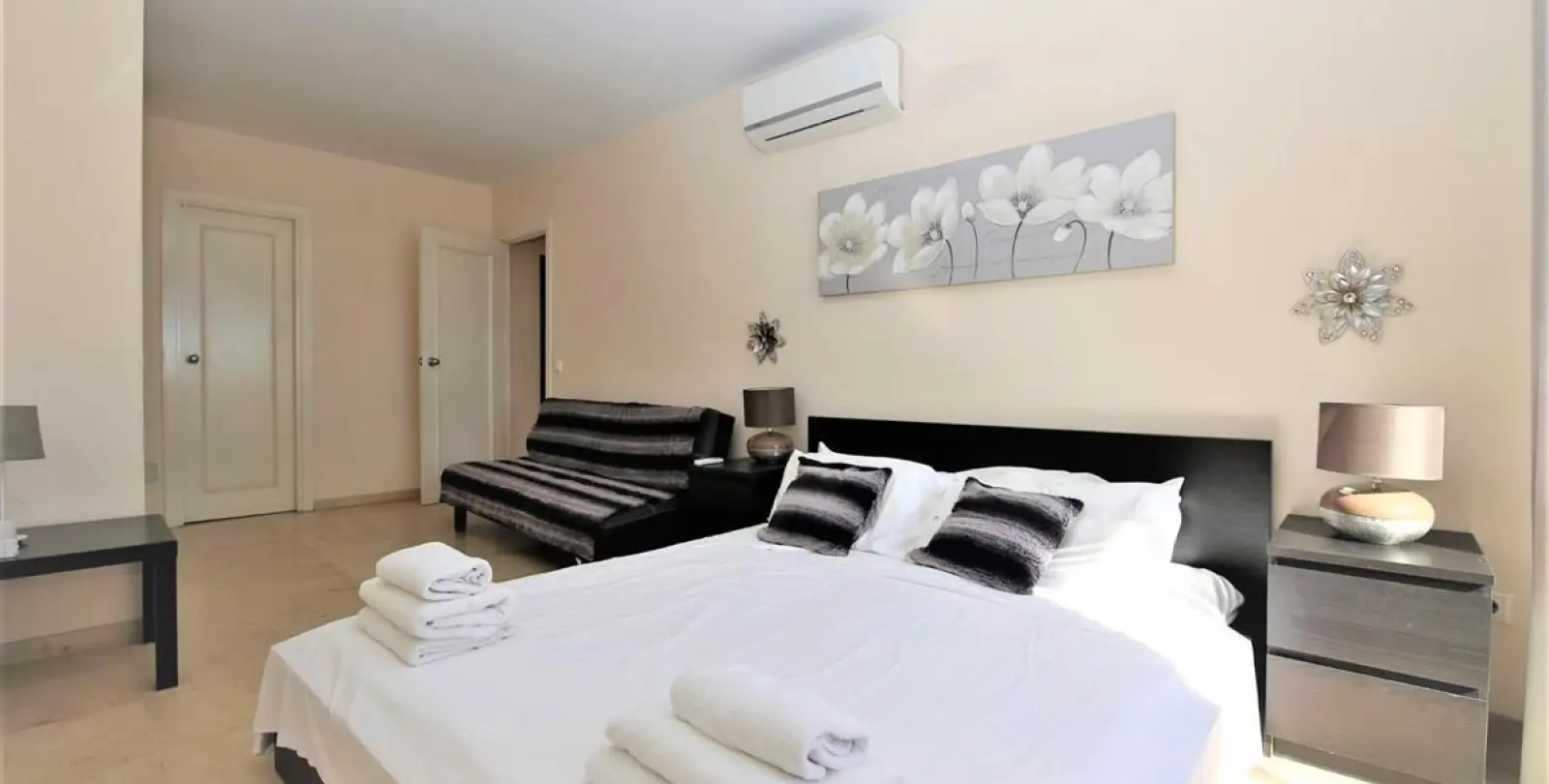 Продажа апартаментов на среднем этаже в Estepona 10