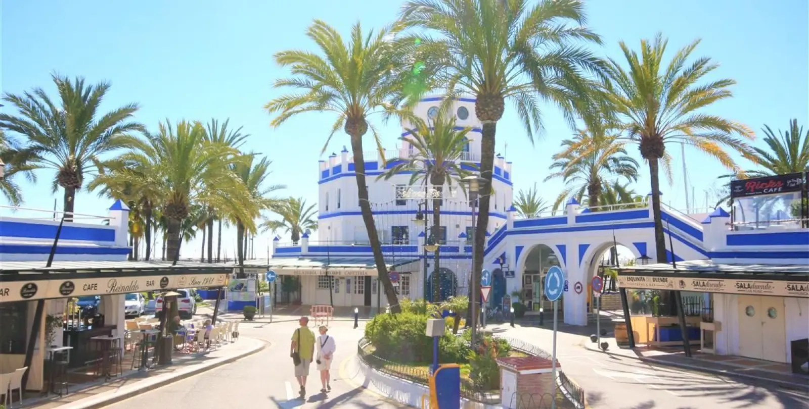 Продажа апартаментов на среднем этаже в Estepona 22