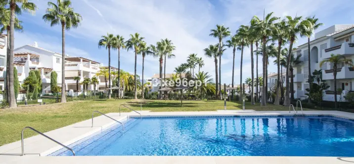 Sale of middle floor apartment in Selwo 0