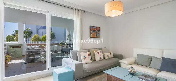 Sale of middle floor apartment in Selwo 4