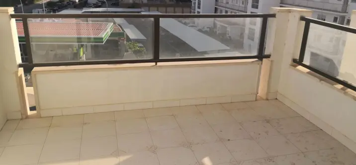 Venta de apartamento en planta media en Fuengirola 2