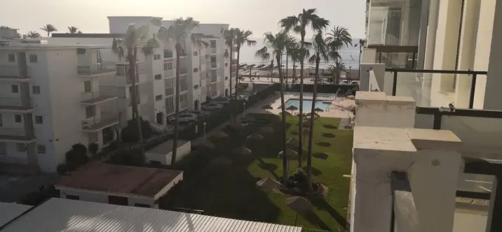 Venta de apartamento en planta media en Fuengirola 3