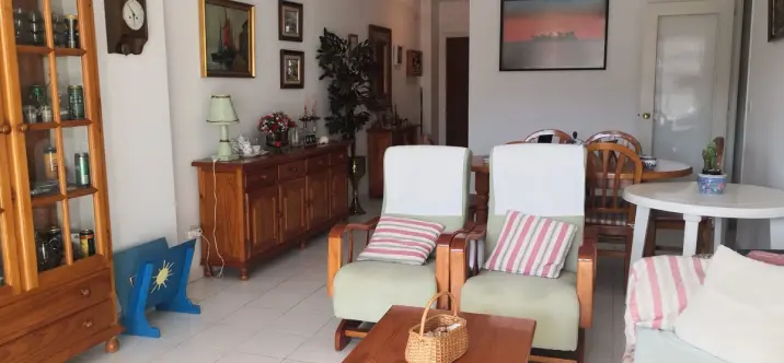 Venta de apartamento en planta media en Fuengirola 4