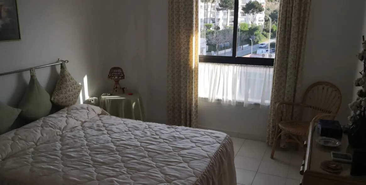 Sale of middle floor apartment in Fuengirola 9