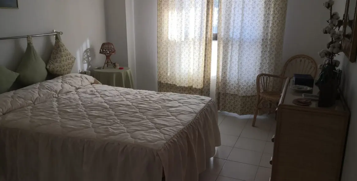 Sale of middle floor apartment in Fuengirola 11