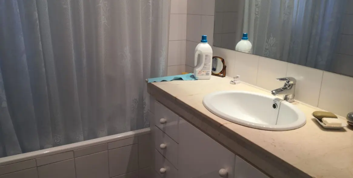 Sale of middle floor apartment in Fuengirola 13