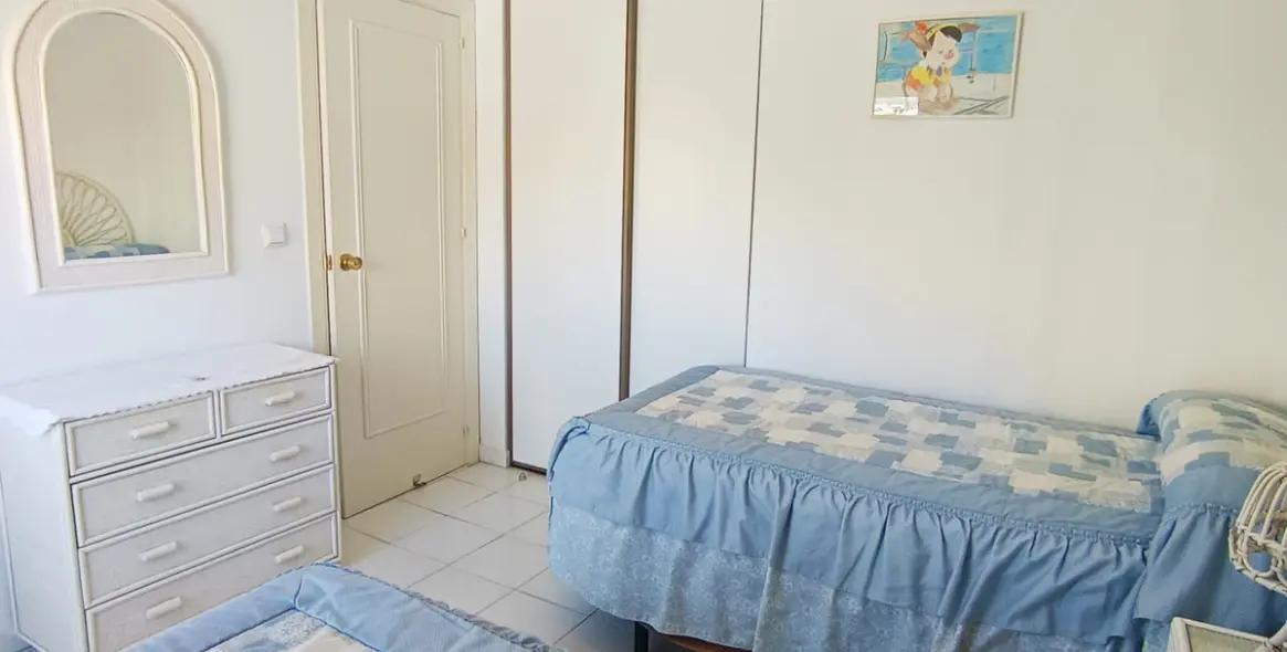 Sale of middle floor apartment in Fuengirola 22