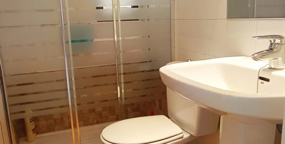 Sale of middle floor apartment in Fuengirola 23