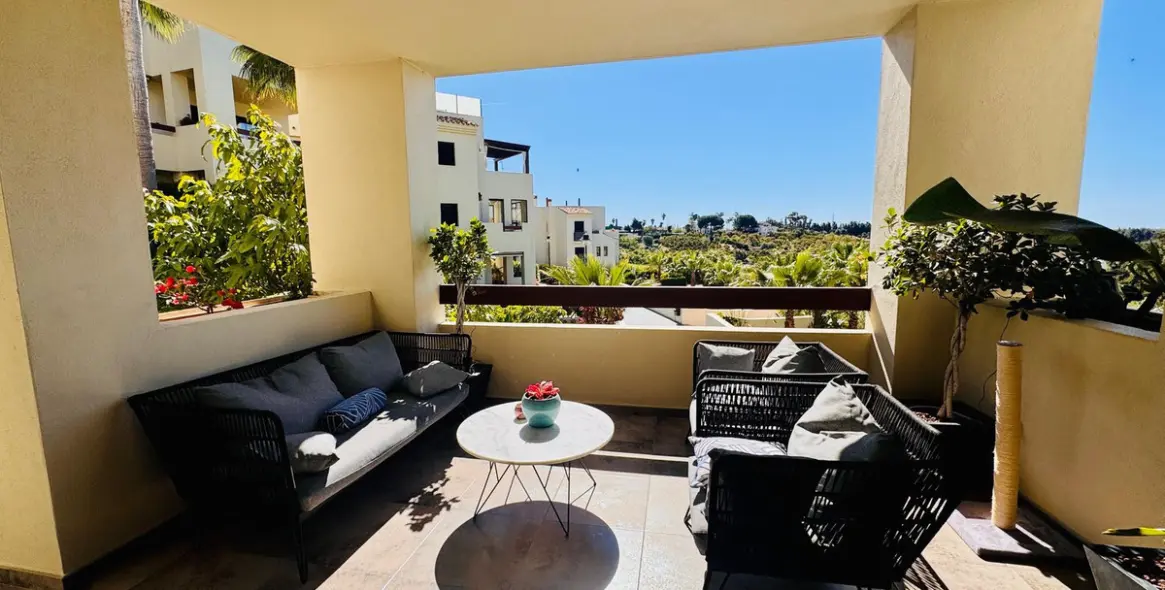 Sale of middle floor apartment in Selwo 1