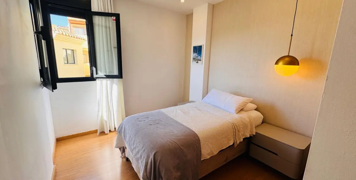 Sale of middle floor apartment in Selwo 10