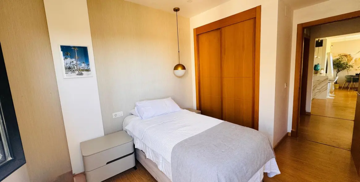 Sale of middle floor apartment in Selwo 19